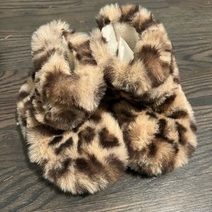 EUC Fluffy House Slippers Leopard Print toddler size 5-6